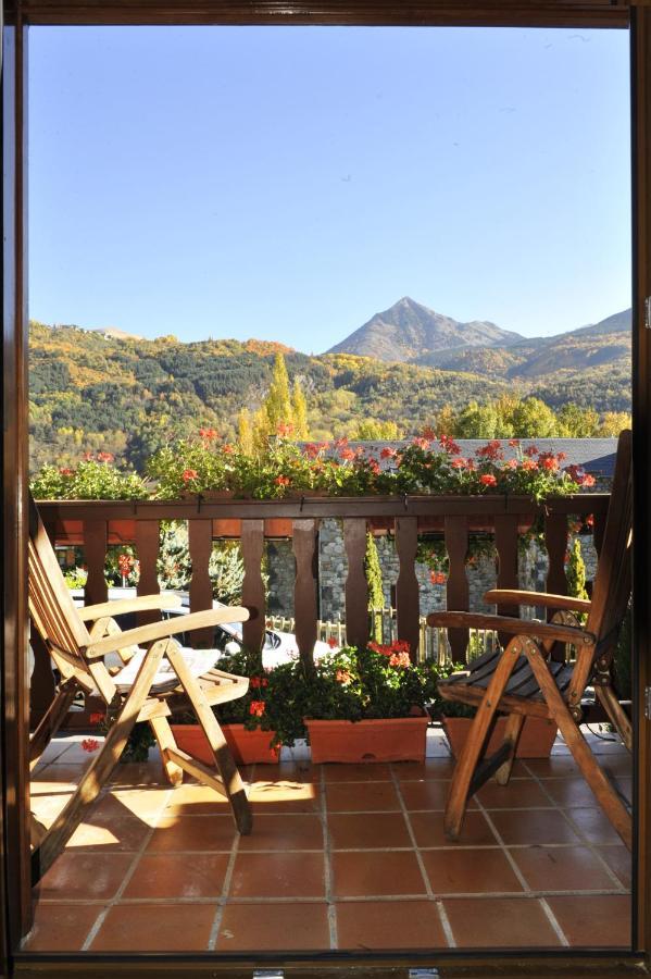 Chardin D'Alto-Apartamentos Chardins Benasque Exteriör bild